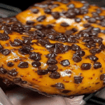 Gogoși la airfryer fără dospire cu chipsuri de ciocolată, fotografiate de aproape